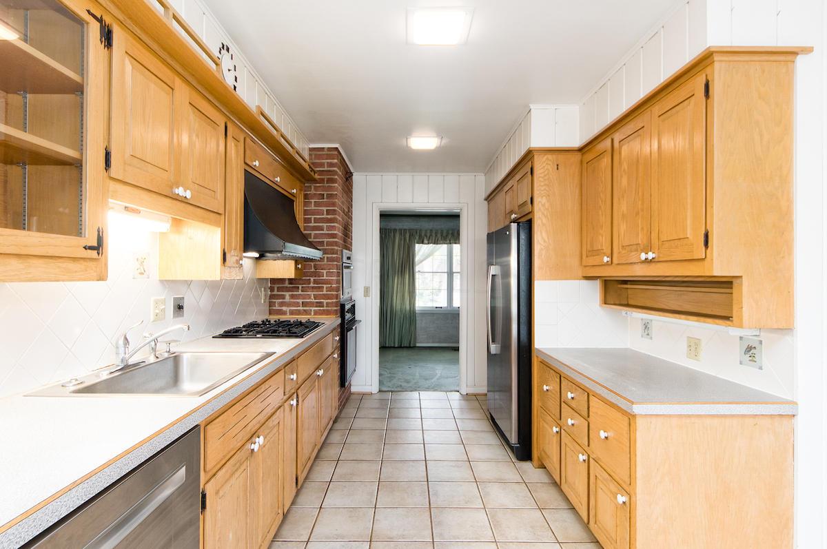 2372 Lytham Road Columbus, OH 43220 - Photo 6 of 62