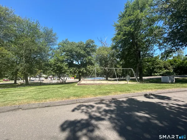 $310,000 | 614 Longfellow Drive, Unit 614, Branford, CT 06405