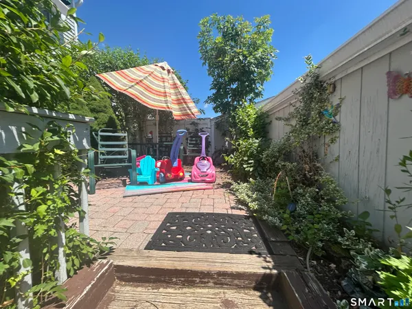 $310,000 | 614 Longfellow Drive, Unit 614, Branford, CT 06405
