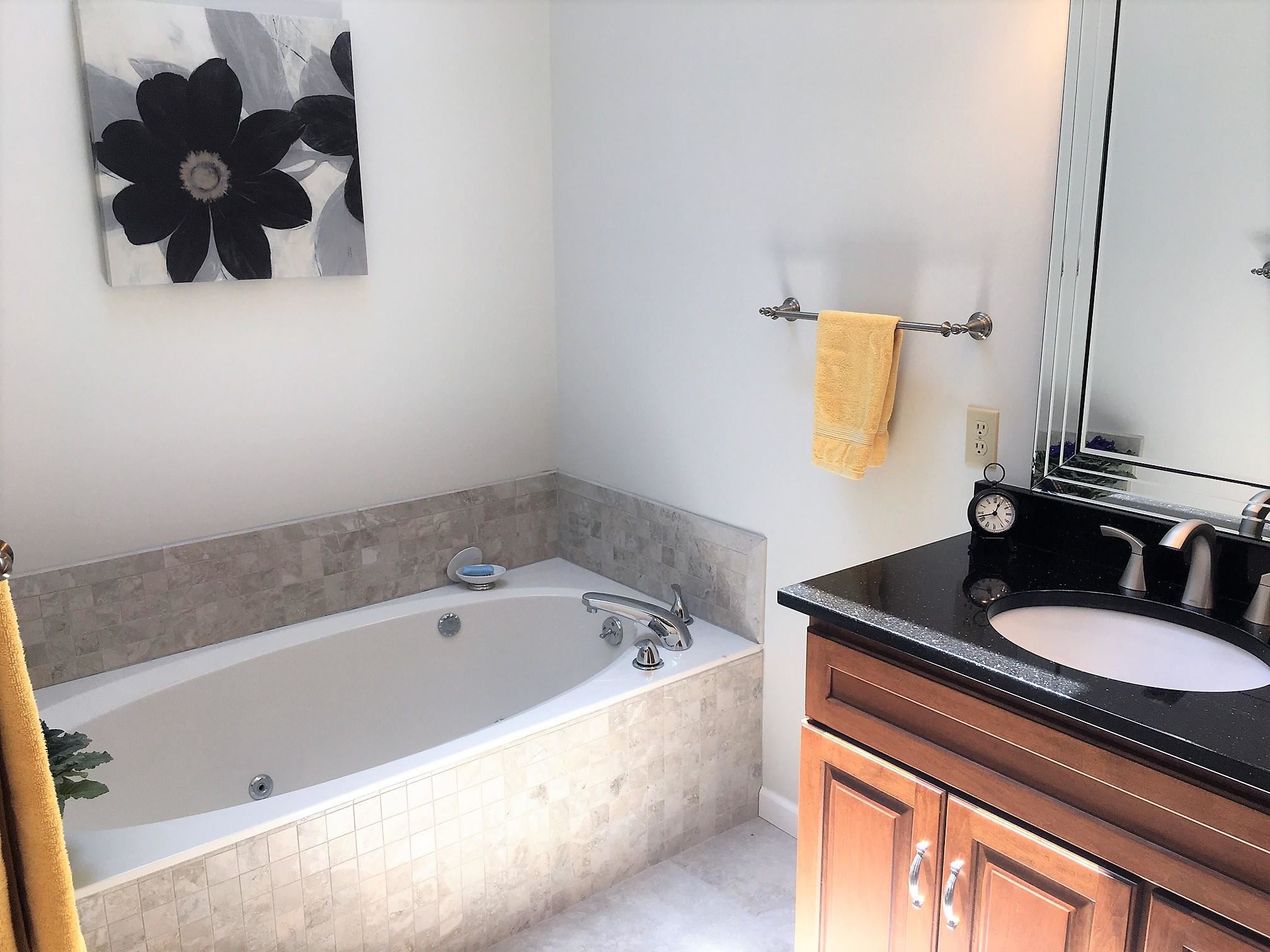 508 Silver Spring Drive Springfield, IL 62702 - Photo 8 of 18 Gallery Image 8