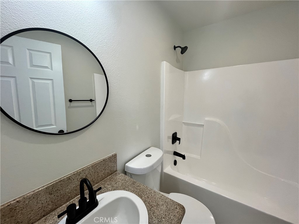 1004 South Riverside Avenue, Unit D3 Rialto, CA 92376 - Photo 14 of 16