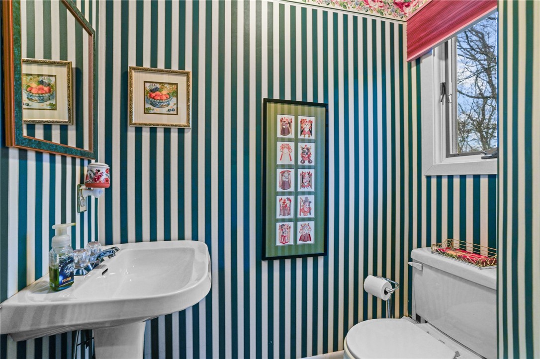 15 Jennifer Circle Cranston, RI 02921 - Photo 20 of 50 Half bath