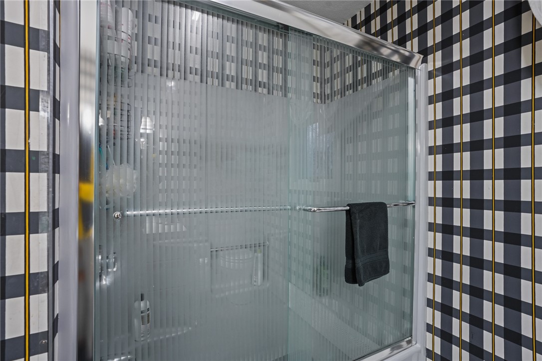 15 Jennifer Circle Cranston, RI 02921 - Photo 29 of 50 Full bathroom