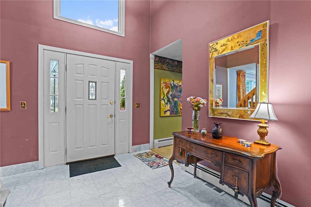 15 Jennifer Circle Cranston, RI 02921 - Photo 4 of 50 Entry foyer