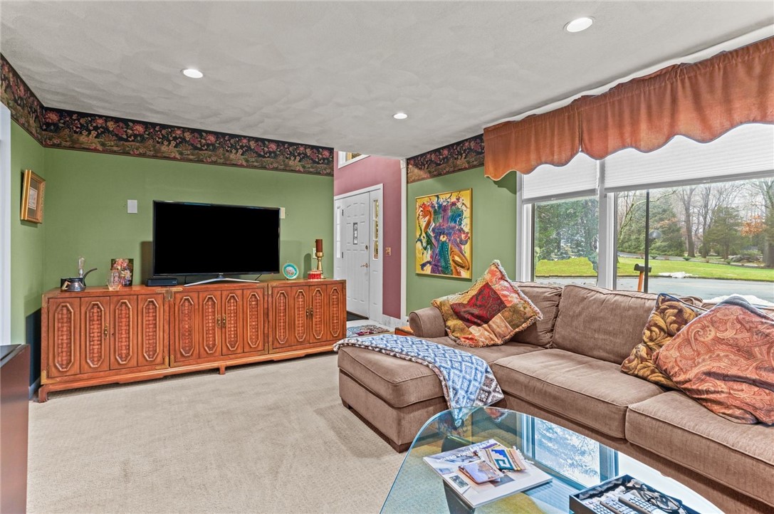 15 Jennifer Circle Cranston, RI 02921 - Photo 5 of 50 Family room to the left of entry