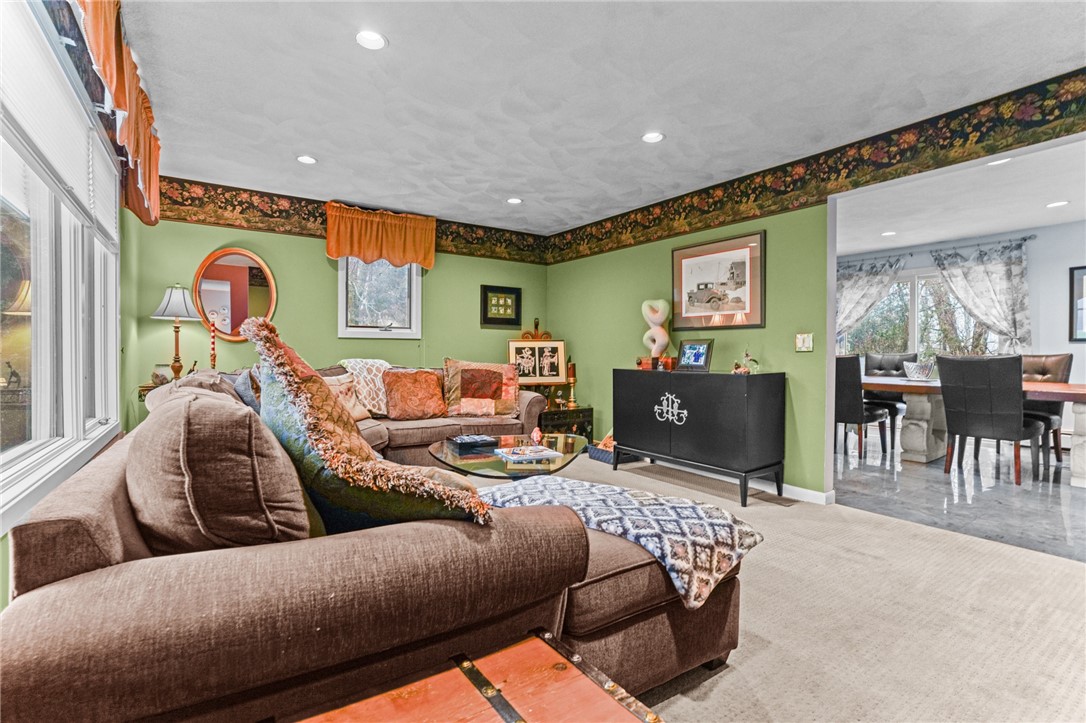 15 Jennifer Circle Cranston, RI 02921 - Photo 7 of 50 Family room