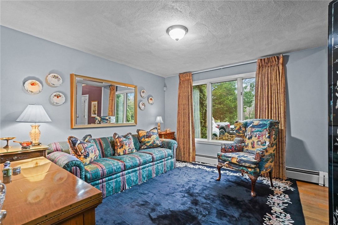 15 Jennifer Circle Cranston, RI 02921 - Photo 10 of 50 Living room