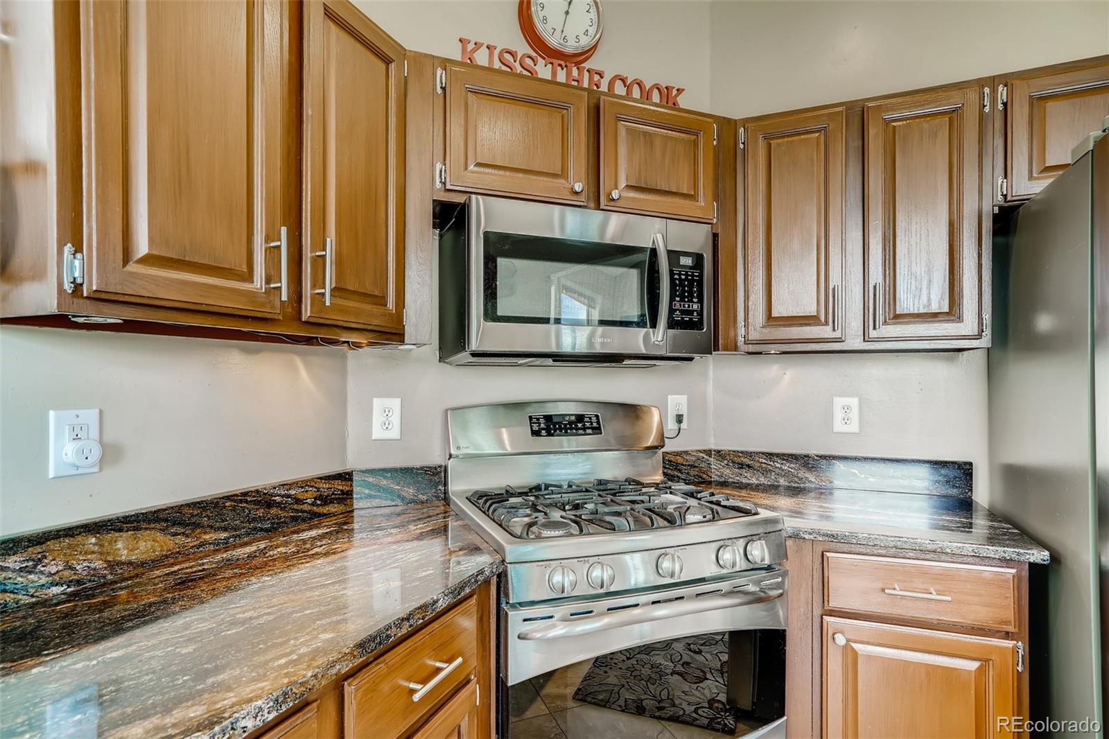 9361 Weatherstone Lane Highlands Ranch, CO 80126 - Photo 11 of 40 Gallery Image 11