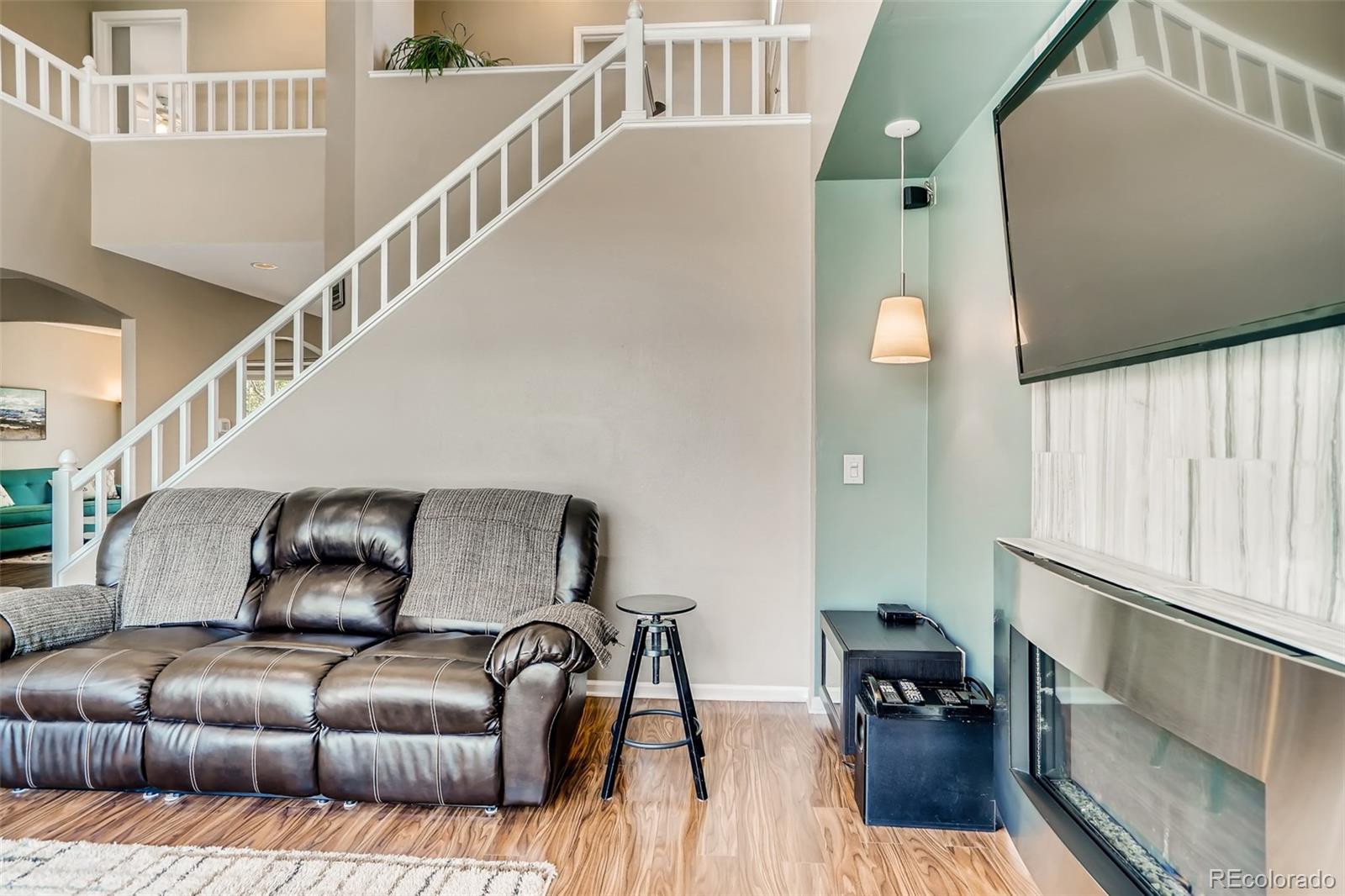 9361 Weatherstone Lane Highlands Ranch, CO 80126 - Photo 5 of 40 Gallery Image 5