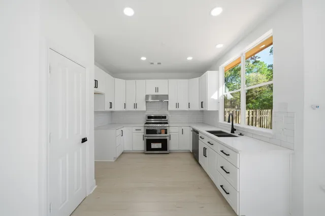 $489,900 | 82 North Apple Springs Circle, The Woodlands, TX 77382