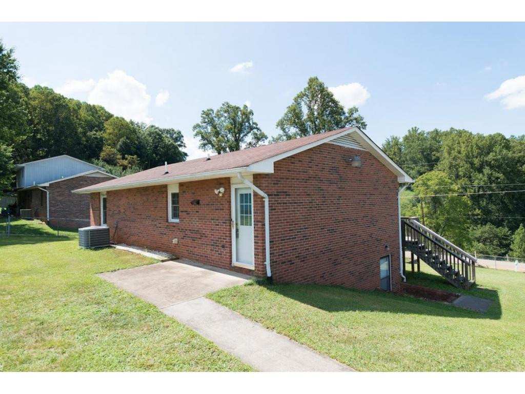 315 Silvers Chapel Road Blountville, TN 37617 - Photo 3 of 10 Photo 3