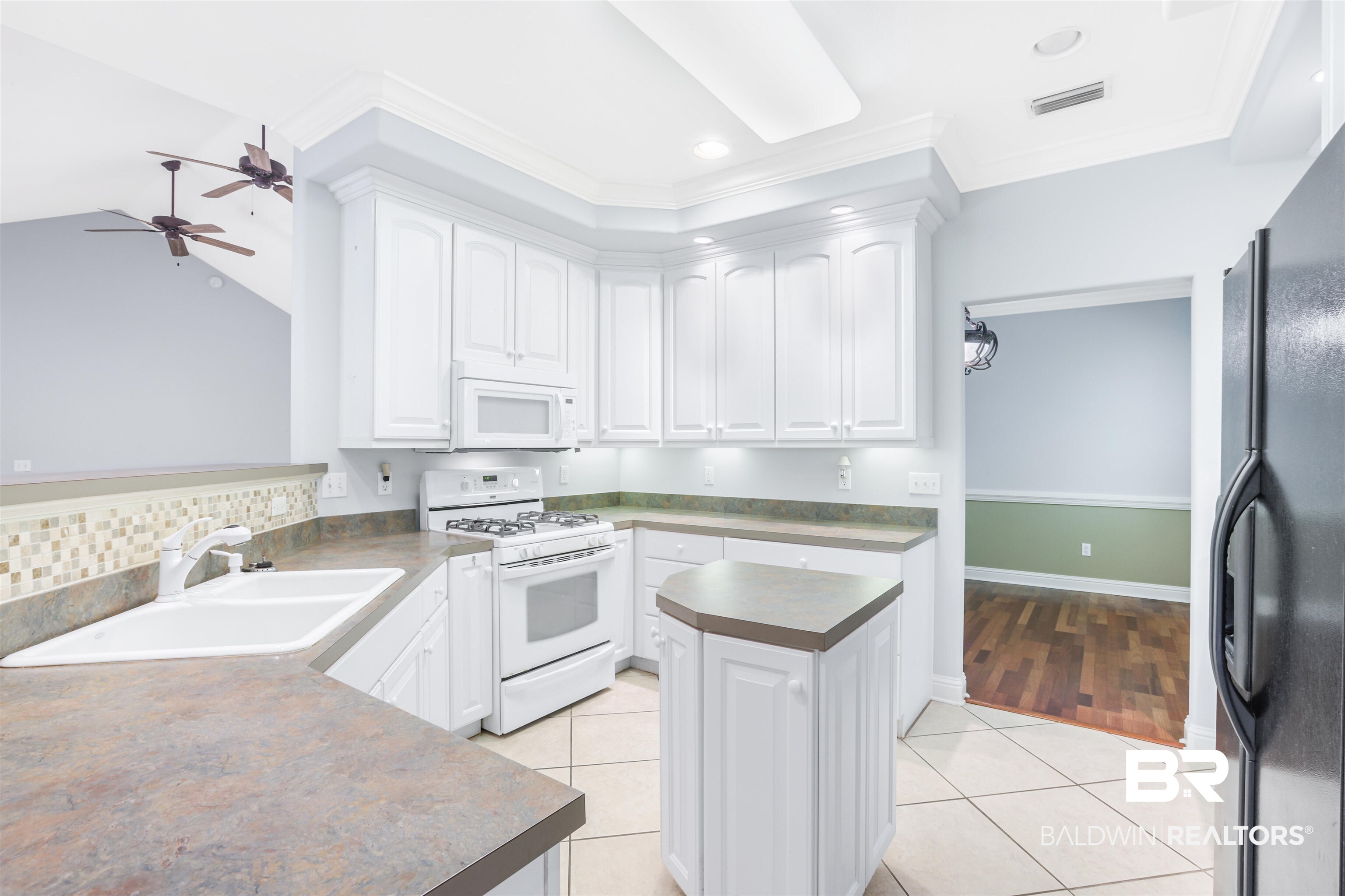 8568 Bay Pines Lane Foley, AL 36535 - Photo 11 of 34