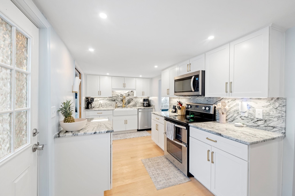 14 Boston Road Sutton, MA 01590 - Photo 8 of 18