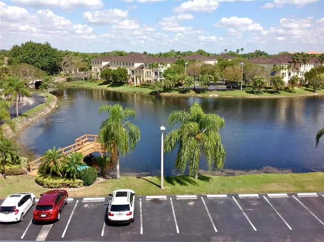 $1,900 | 250 Jacaranda Drive, Unit 507, Plantation, FL 33324