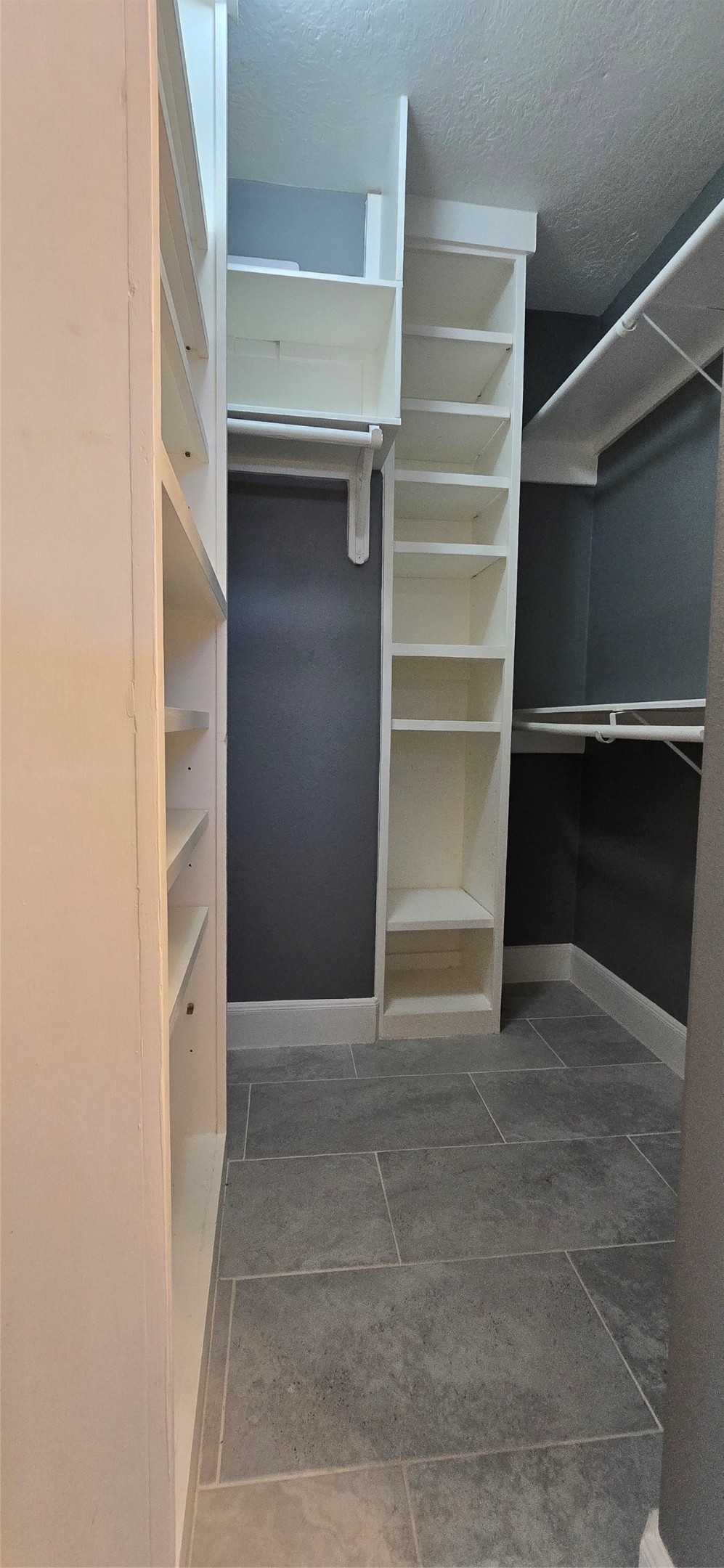 13115 Ridgewood Knoll Lane Houston, TX 77047 - Photo 31 of 46 Master Room Closet