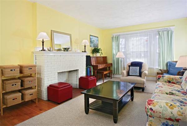 1263 Commonwealth Avenue, Unit 4 Boston, MA 02134 - Photo 2 of 5