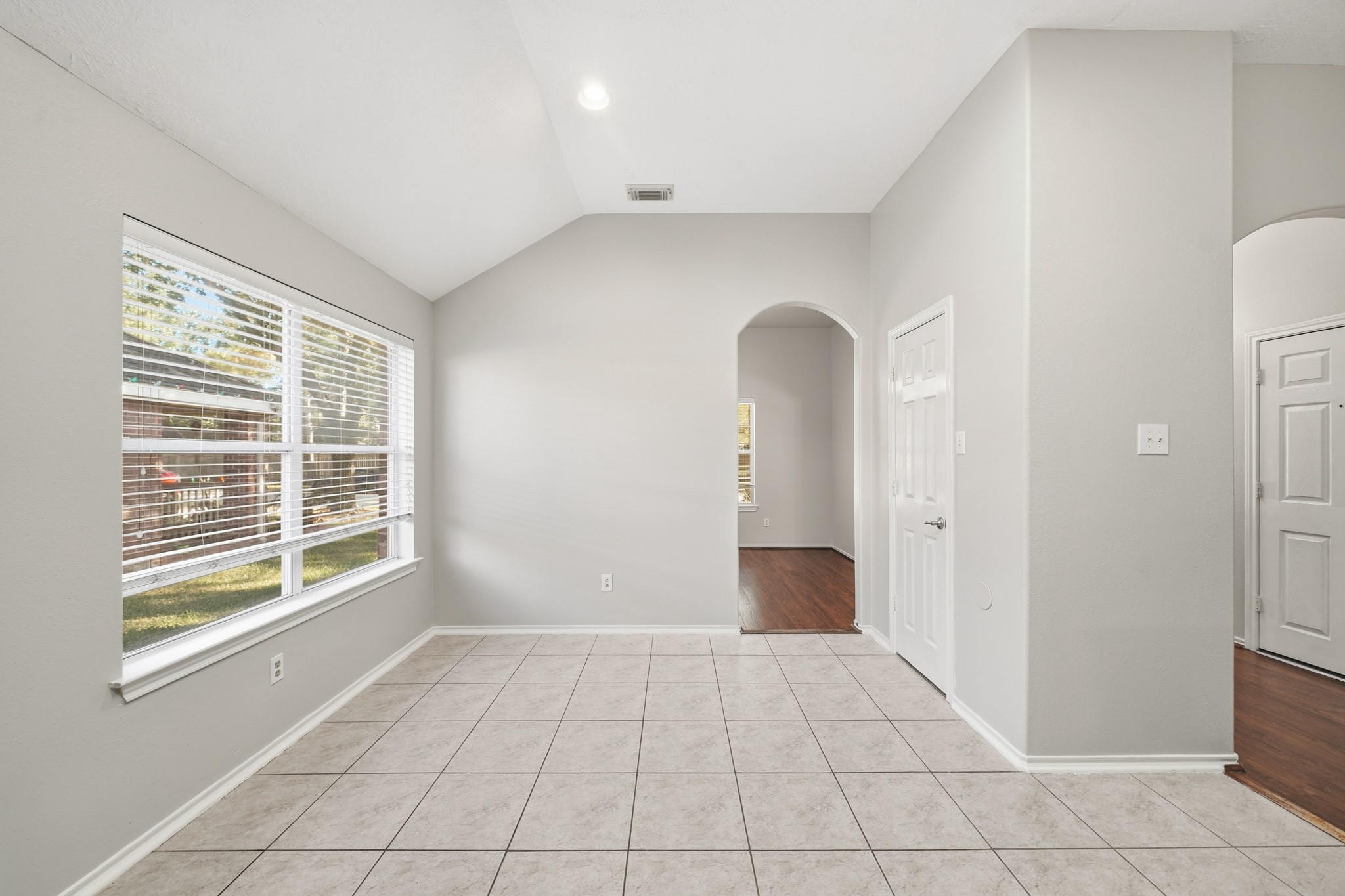 11811 Misty Peak Lane Humble, TX 77346 - Photo 10 of 26