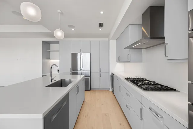 $1,395,000 | 2323 West Main Street, Unit 506, Houston, TX 77098