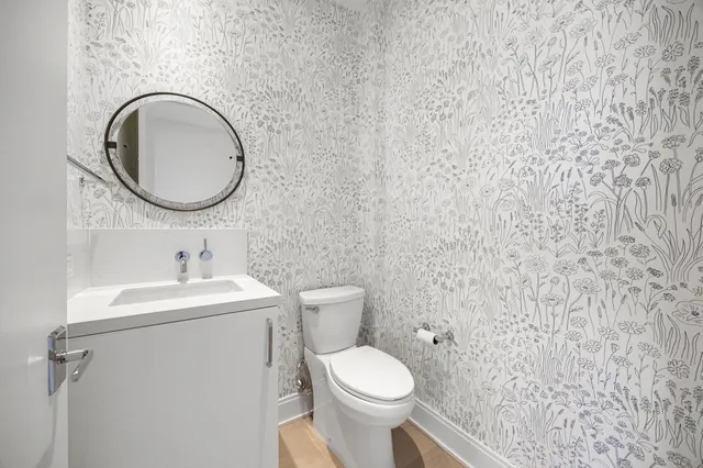 $1,395,000 | 2323 West Main Street, Unit 506, Houston, TX 77098