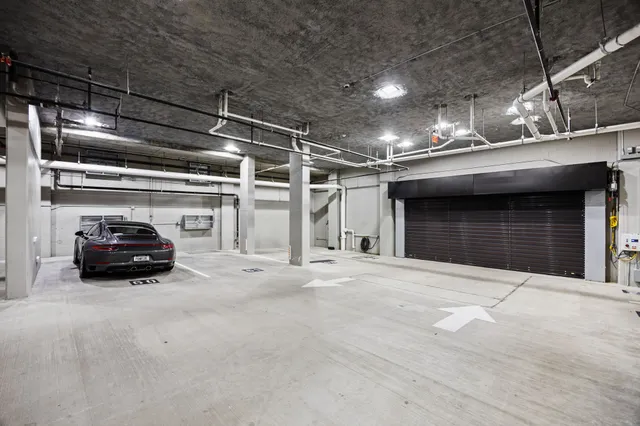 $1,395,000 | 2323 West Main Street, Unit 506, Houston, TX 77098