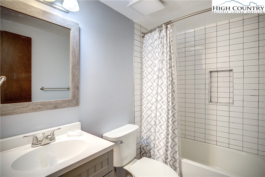 149 Slope View Road, Unit C11 Sugar Mountain, NC 28604 - Photo 20 of 22 Gallery Image 20
