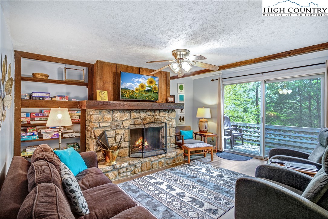149 Slope View Road, Unit C11 Sugar Mountain, NC 28604 - Photo 3 of 22 Gallery Image 3