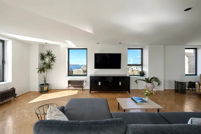 $3,495,000 | 263 West End Avenue, Unit PH22 | Upper West Side