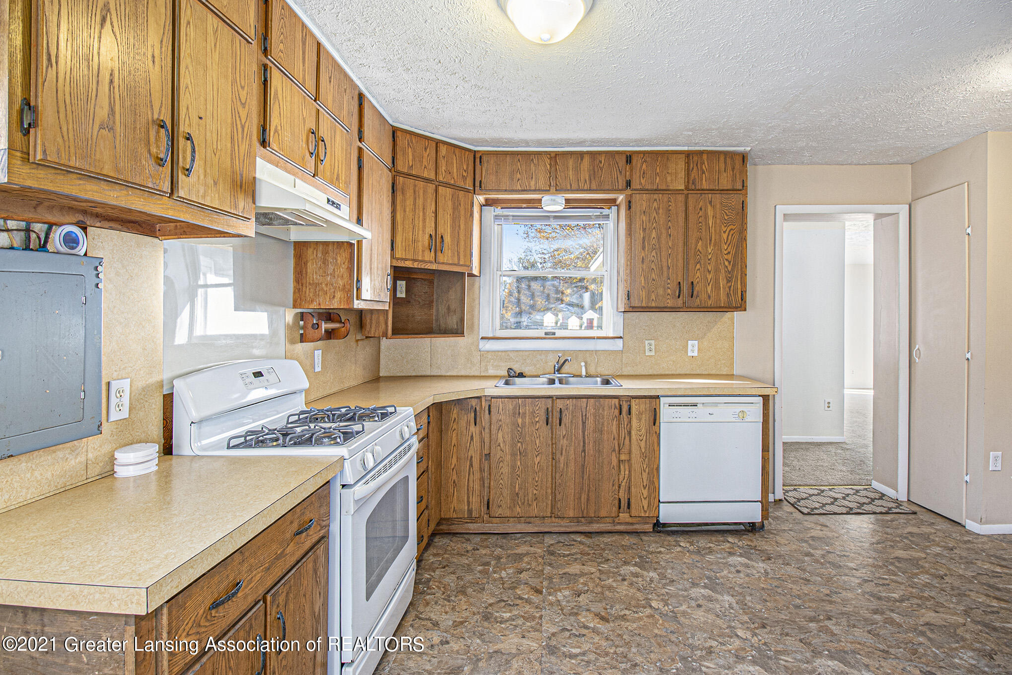 6246 Cooper Road Lansing, MI 48911 - Photo 5 of 14 14