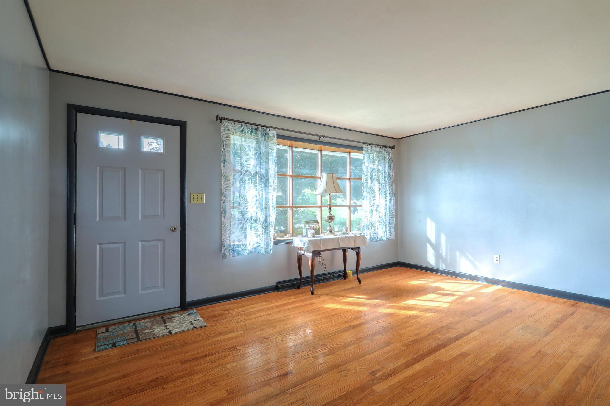 309 Ridgeview Road Seven Valleys, PA 17360 - Photo 9 of 51 Living room
