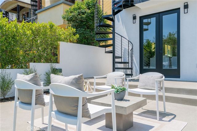 $2,700,000 | 511 Standard Street, El Segundo, CA 90245