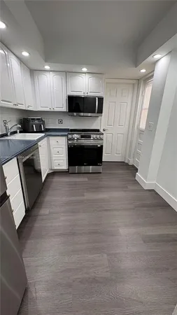 $3,000 | 299 Northwest 52nd Terrace, Unit PHX, Boca Raton, FL 33487