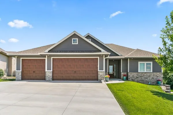 $615,000 | 1429 South Larchmont Drive, Council Bluffs, IA 51503