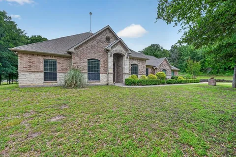 $450,000 | 141 North Natural Spring Lane, Azle, TX 76020