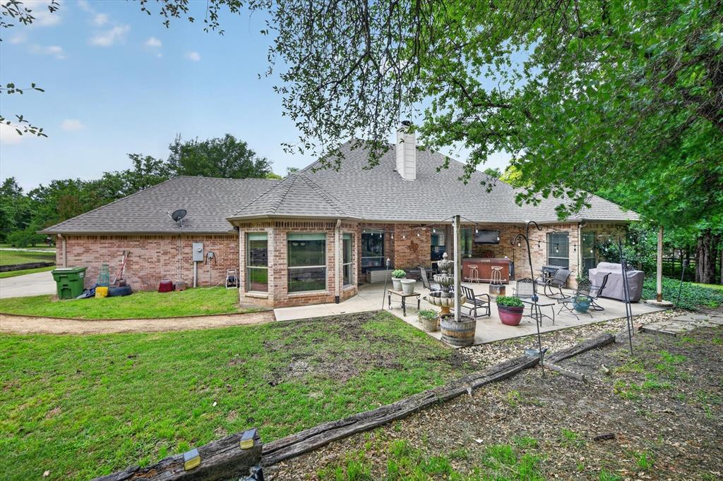 141 North Natural Spring Lane Azle, TX 76020 - Photo 8 of 39