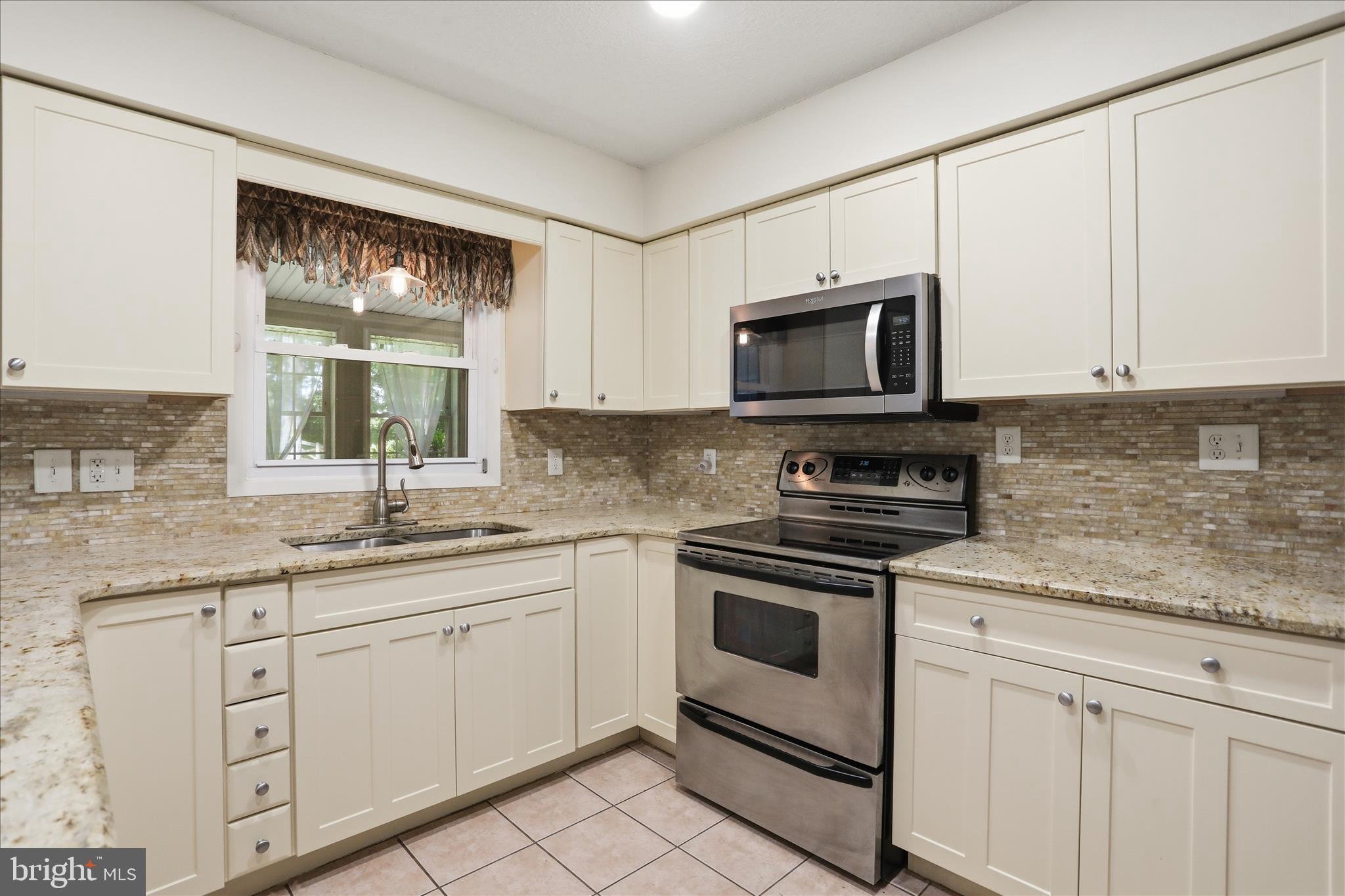 1084 Ridge Road South Martinsburg, WV 25403 - Photo 12 of 56