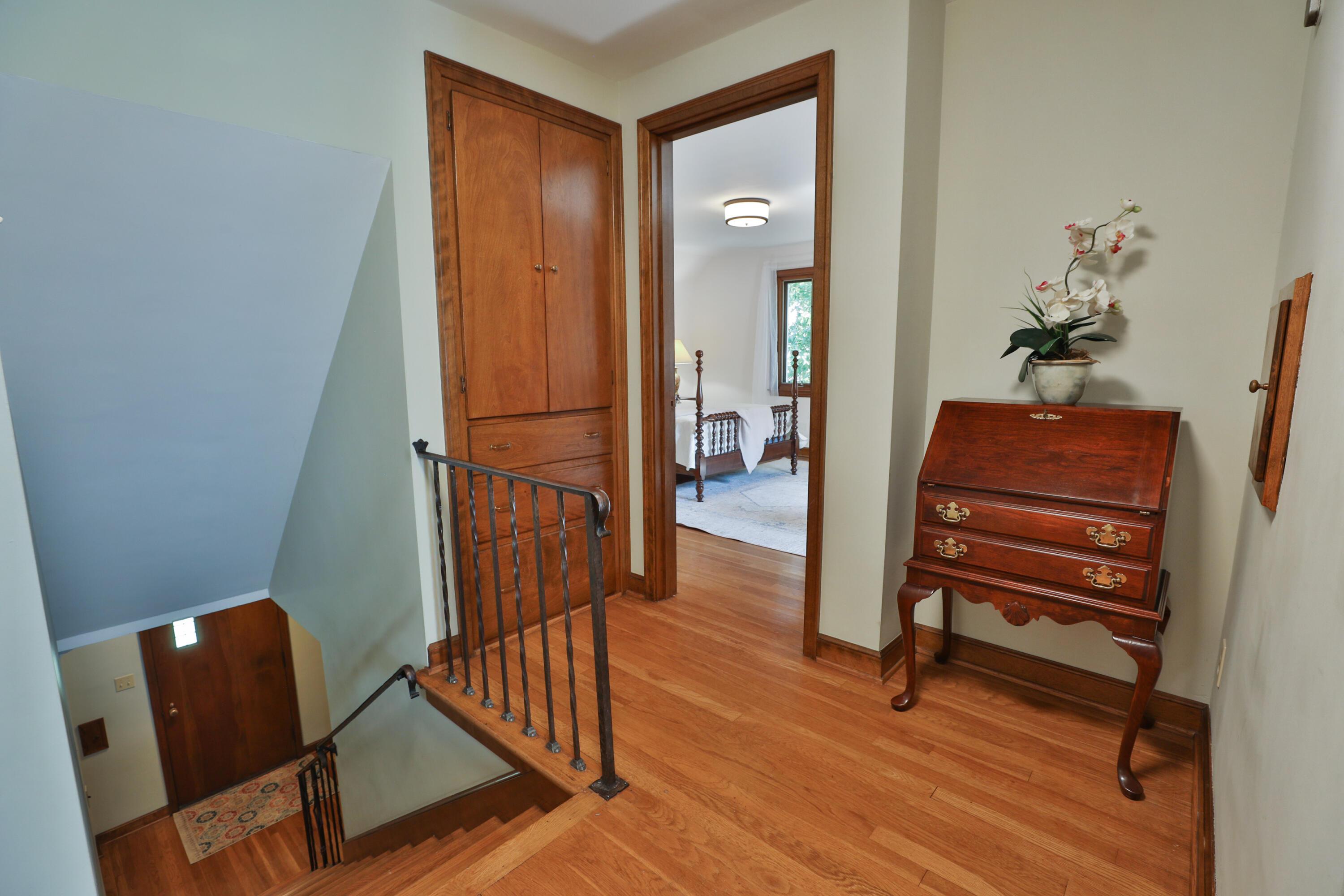 3800 Granden Road Columbus, OH 43214 - Photo 18 of 31 Upstairs Hallway.