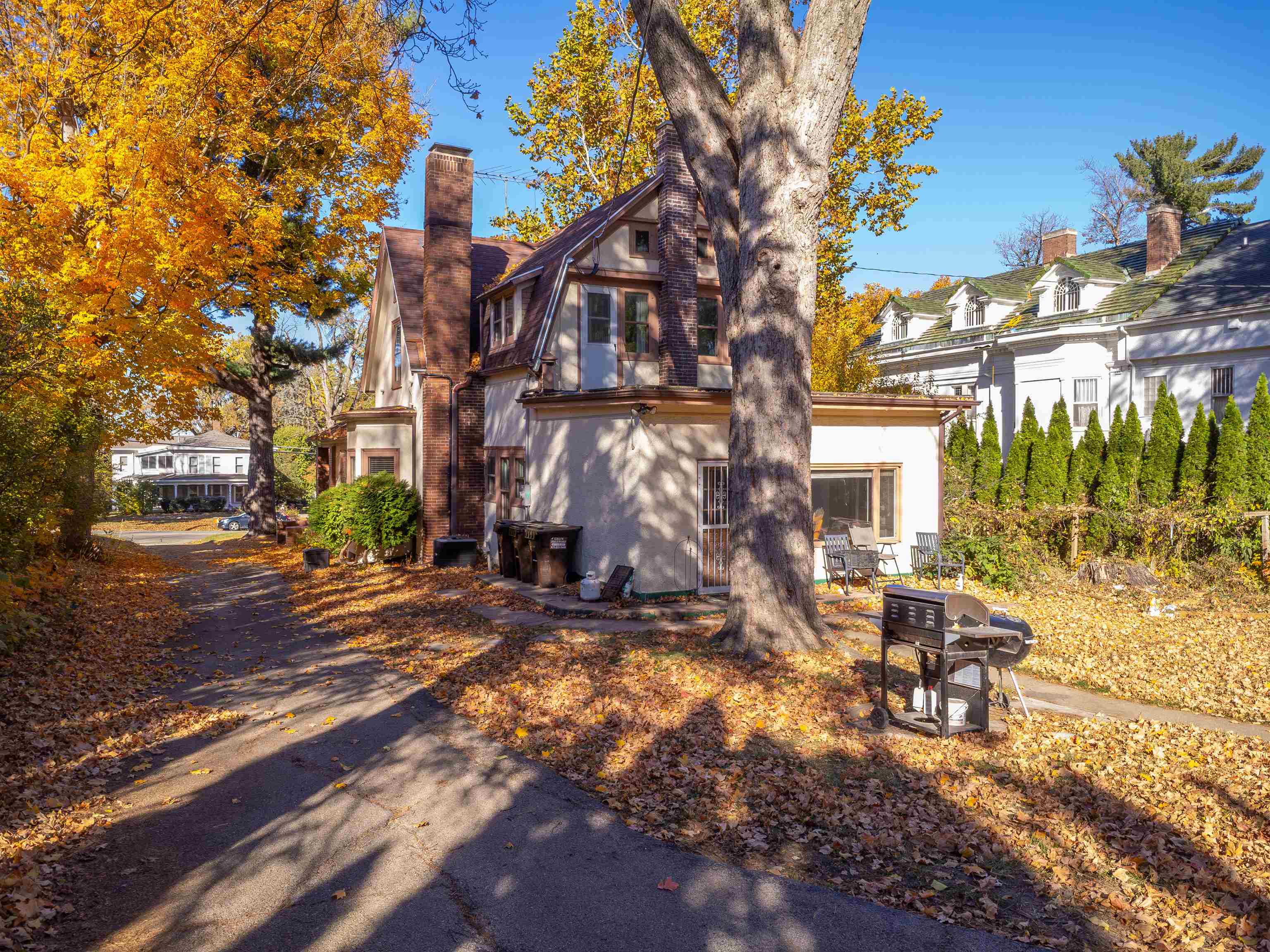 933 West Stephenson Street Freeport, IL 61032 - Photo 30 of 32 a view of a building with sitting area
