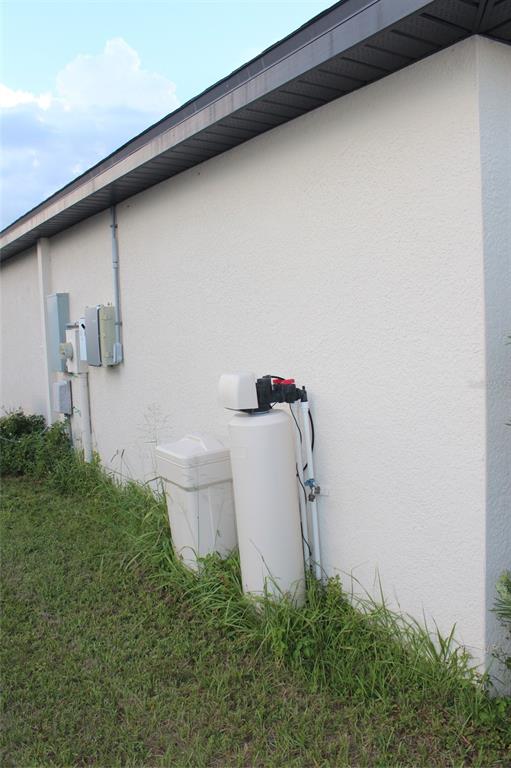 1733 Canaan Loop Dundee, FL 33838 - Photo 4 of 16 a view of a backyard