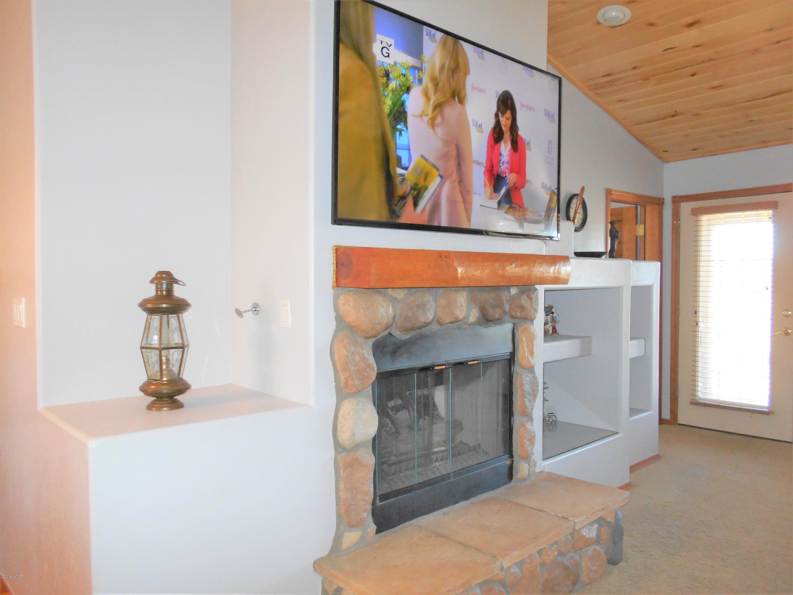 2727 High Pine Loop Overgaard, AZ 85933 - Photo 9 of 27 Gallery Image 9