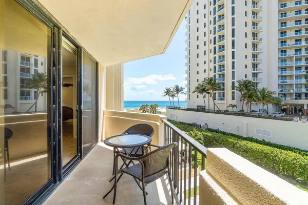 $3,500 | 2800 North Ocean Drive, Unit B4A, Singer Island, FL 33404
