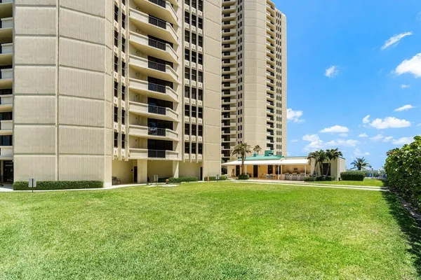 $3,500 | 2800 North Ocean Drive, Unit B4A, Singer Island, FL 33404