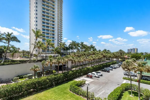 $3,500 | 2800 North Ocean Drive, Unit B4A, Singer Island, FL 33404
