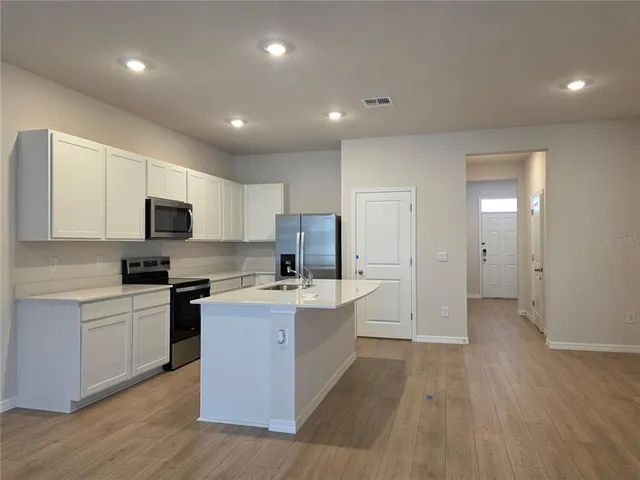 $2,800 | 11815 Davis Drive, Largo, FL 33774