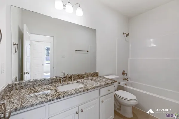 $369,990 | 6923 Garden Hill Drive, Baton Rouge, LA 70817