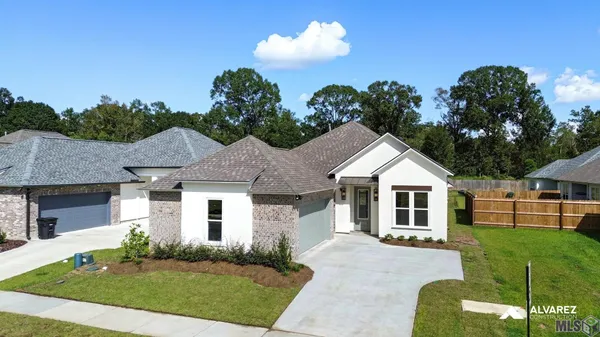 $369,990 | 6923 Garden Hill Drive, Baton Rouge, LA 70817