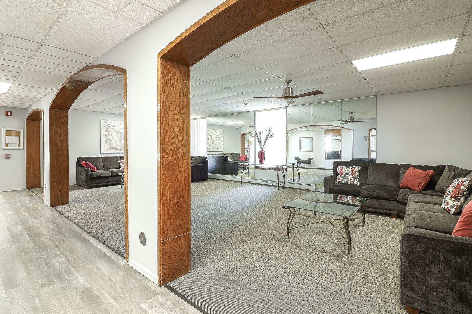 1301 South Finley Road, Unit 404 Lombard, IL 60148 - Photo 3 of 16 Gallery Image 3