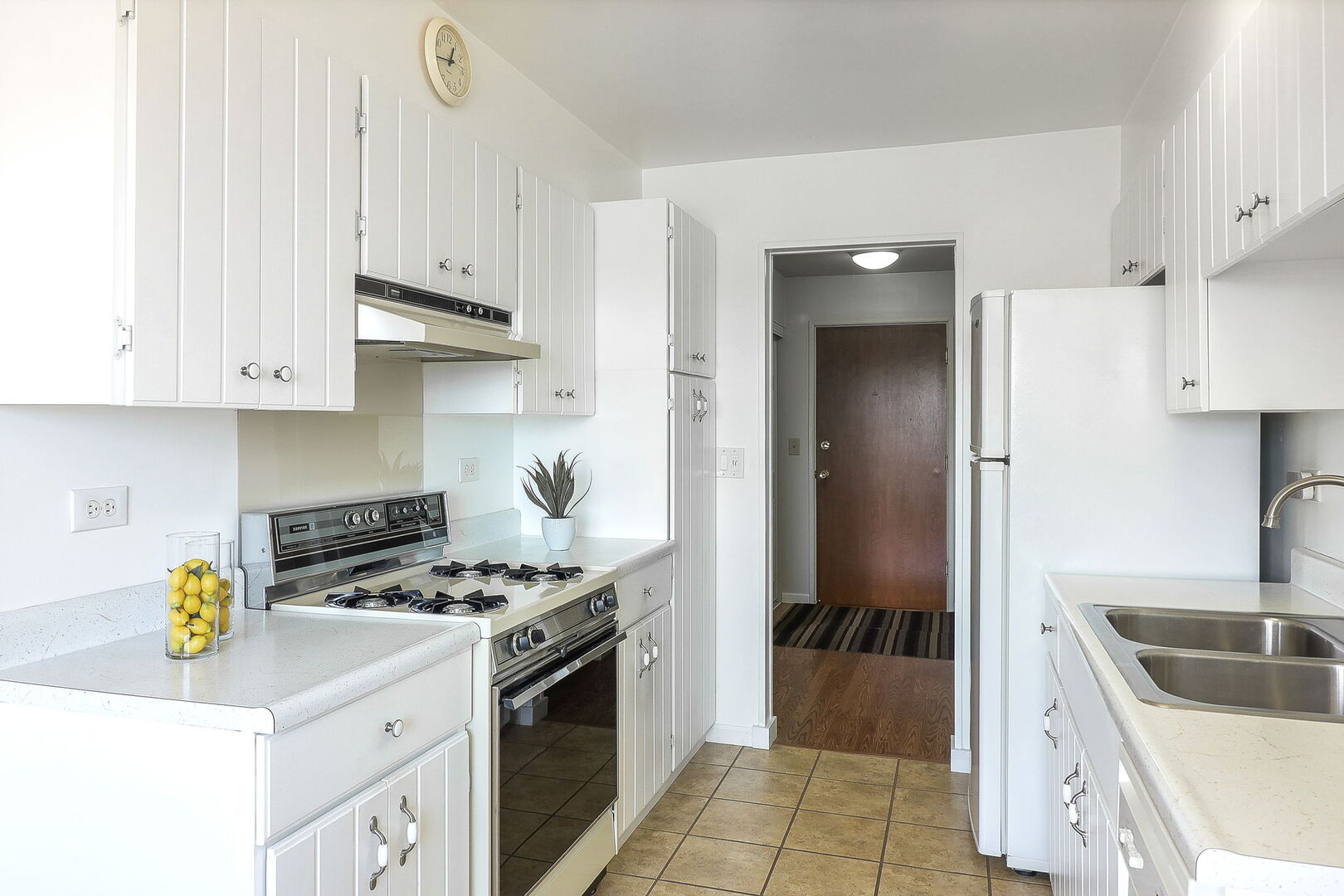 1301 South Finley Road, Unit 404 Lombard, IL 60148 - Photo 7 of 16 Gallery Image 7