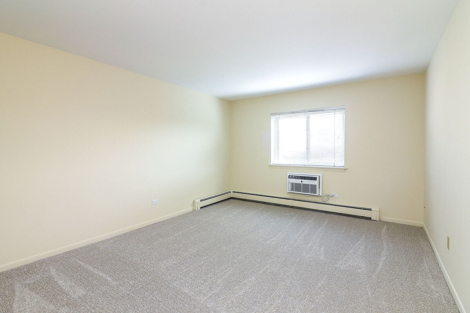 1301 South Finley Road, Unit 404 Lombard, IL 60148 - Photo 10 of 16 Gallery Image 10