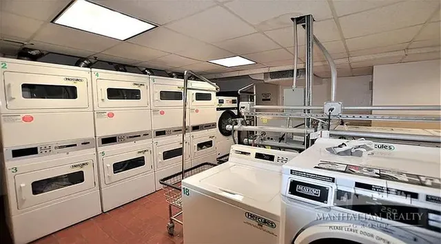 $3,400 | 333 East 49th Street, Unit 3M | Midtown East