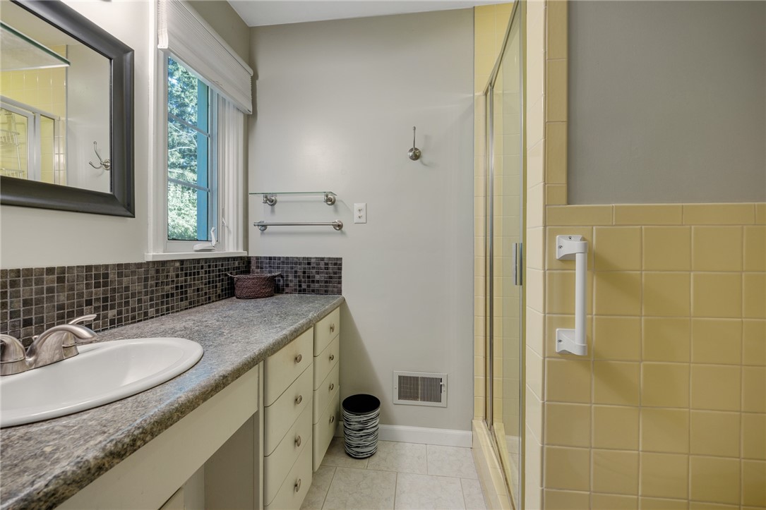 10 New England Drive Pittsford, NY 14618 - Photo 25 of 42 Attached bath with shower for primary bedroom